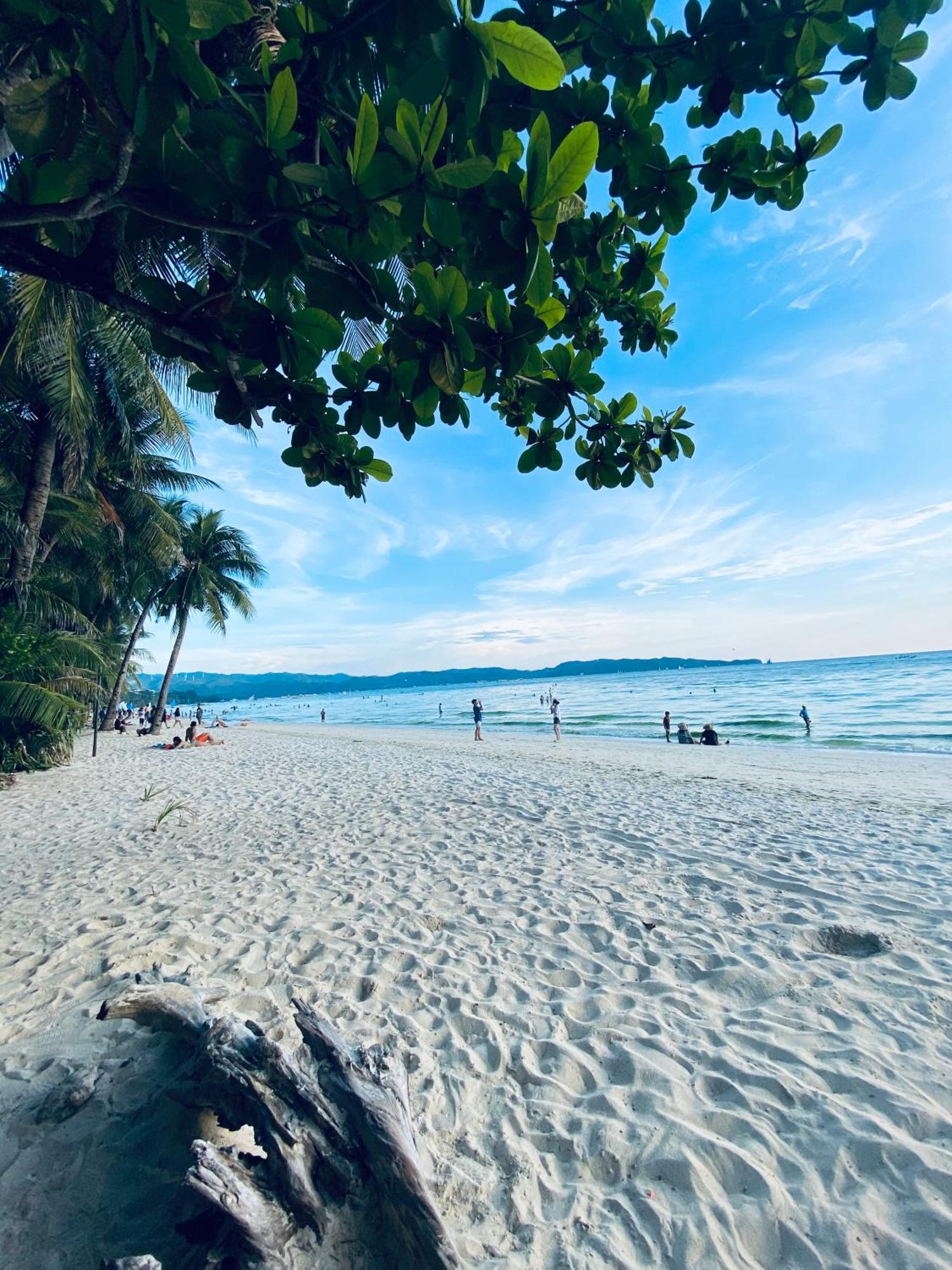 Nigi Nigi Nu Noos 'e' Nu Nu Noos Inn Balabag (Boracay)